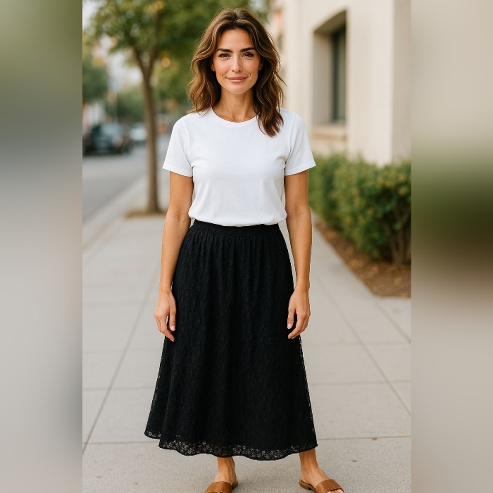 Chic Black Lace Maxi Skirt